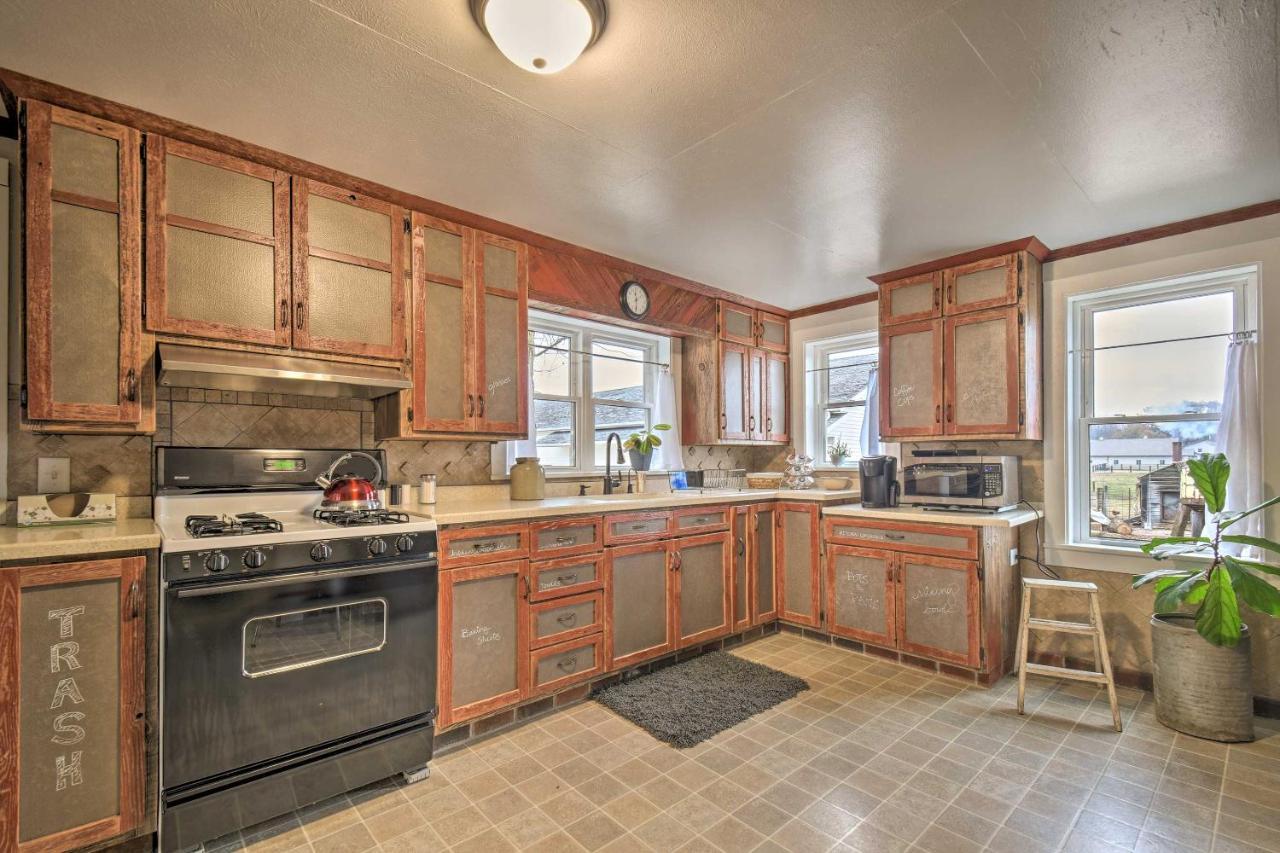 Charming Dairy Farm Home In Indiana Amish Country Shipshewana Bagian luar foto